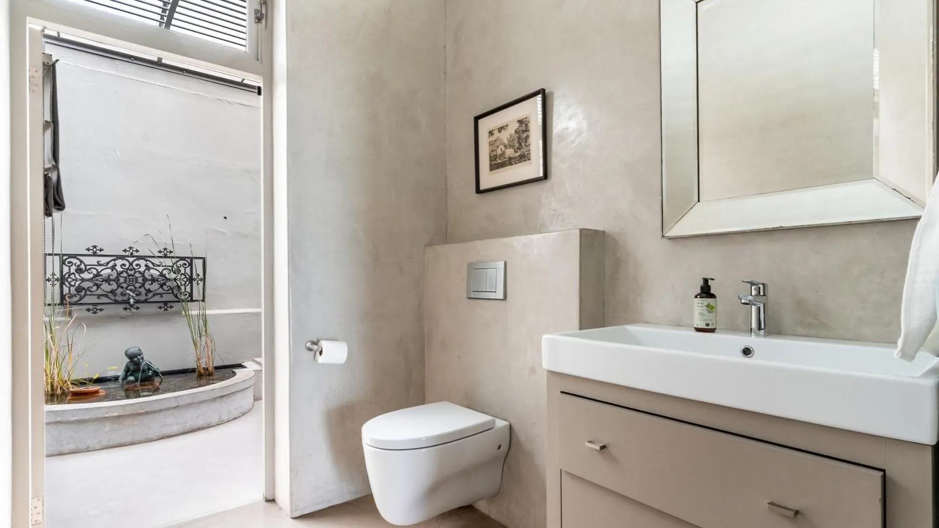 Gorgeous 3Bedroom Green Point Home Cape Town