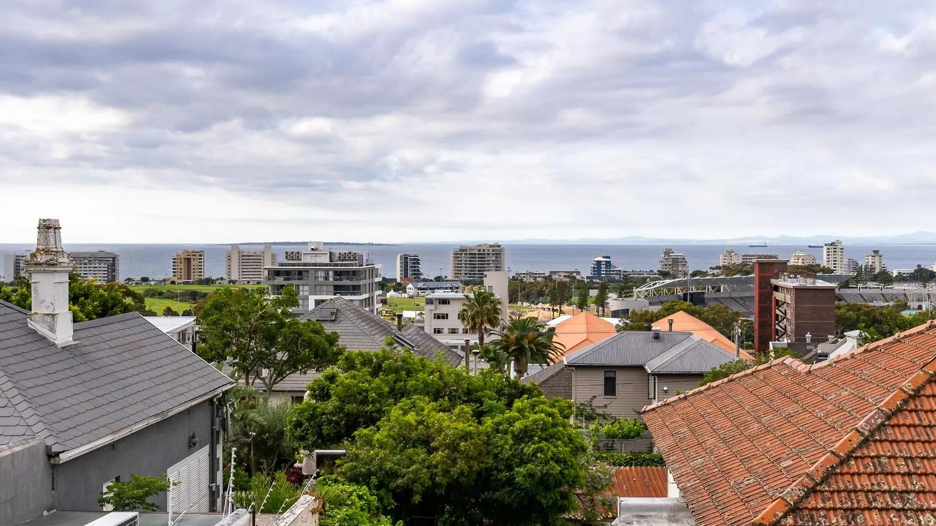 Gorgeous 3Bedroom Green Point Home Cape Town