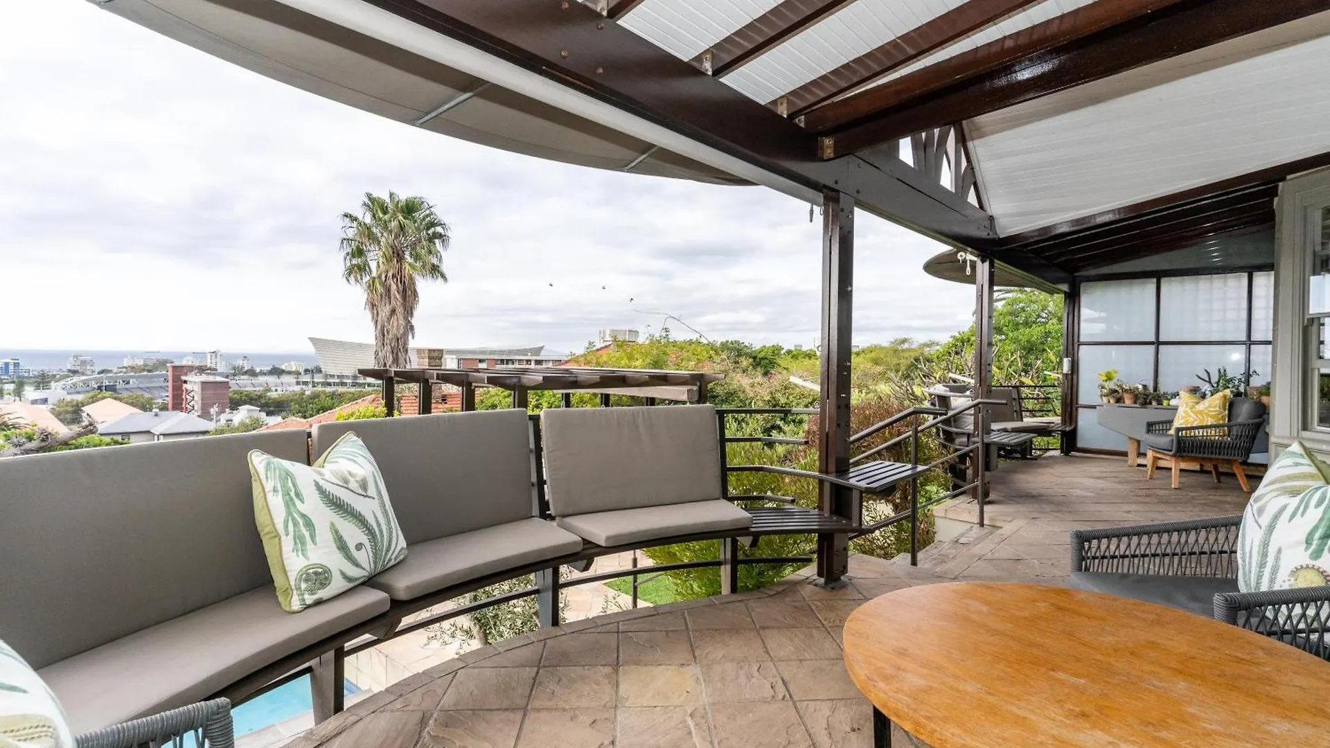 Gorgeous 3Bedroom Green Point Home ケープタウン 別荘